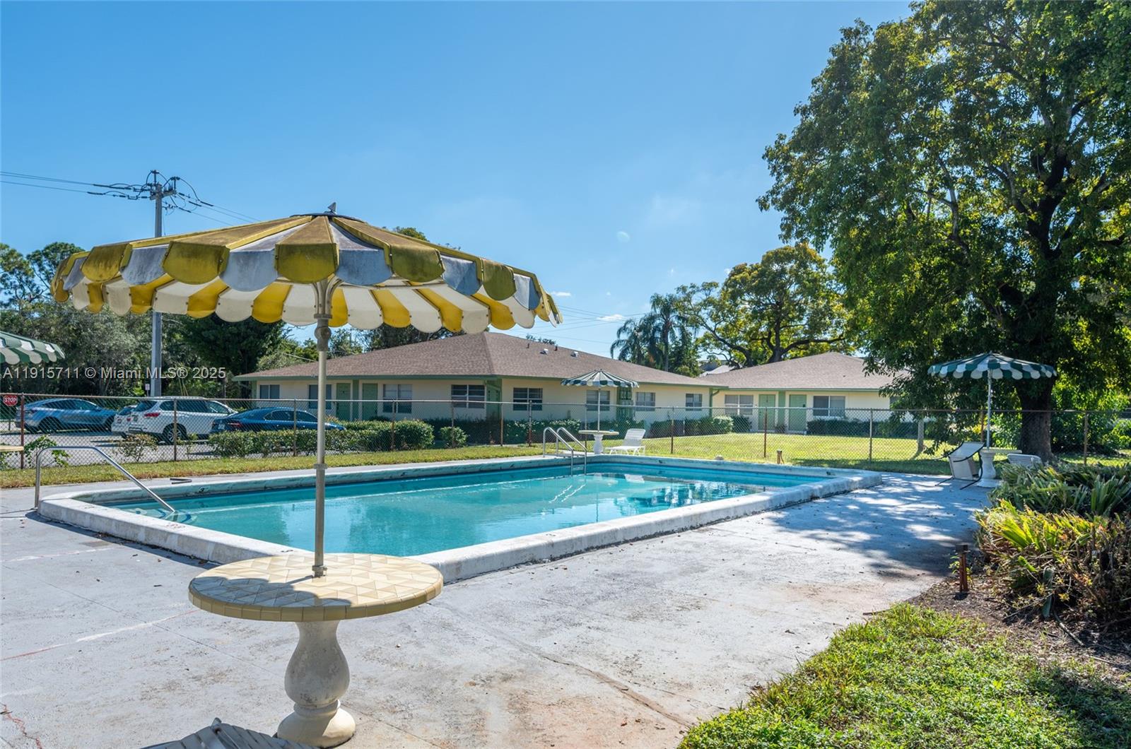 RAMBLEWOOD EAST CONDO - Residential