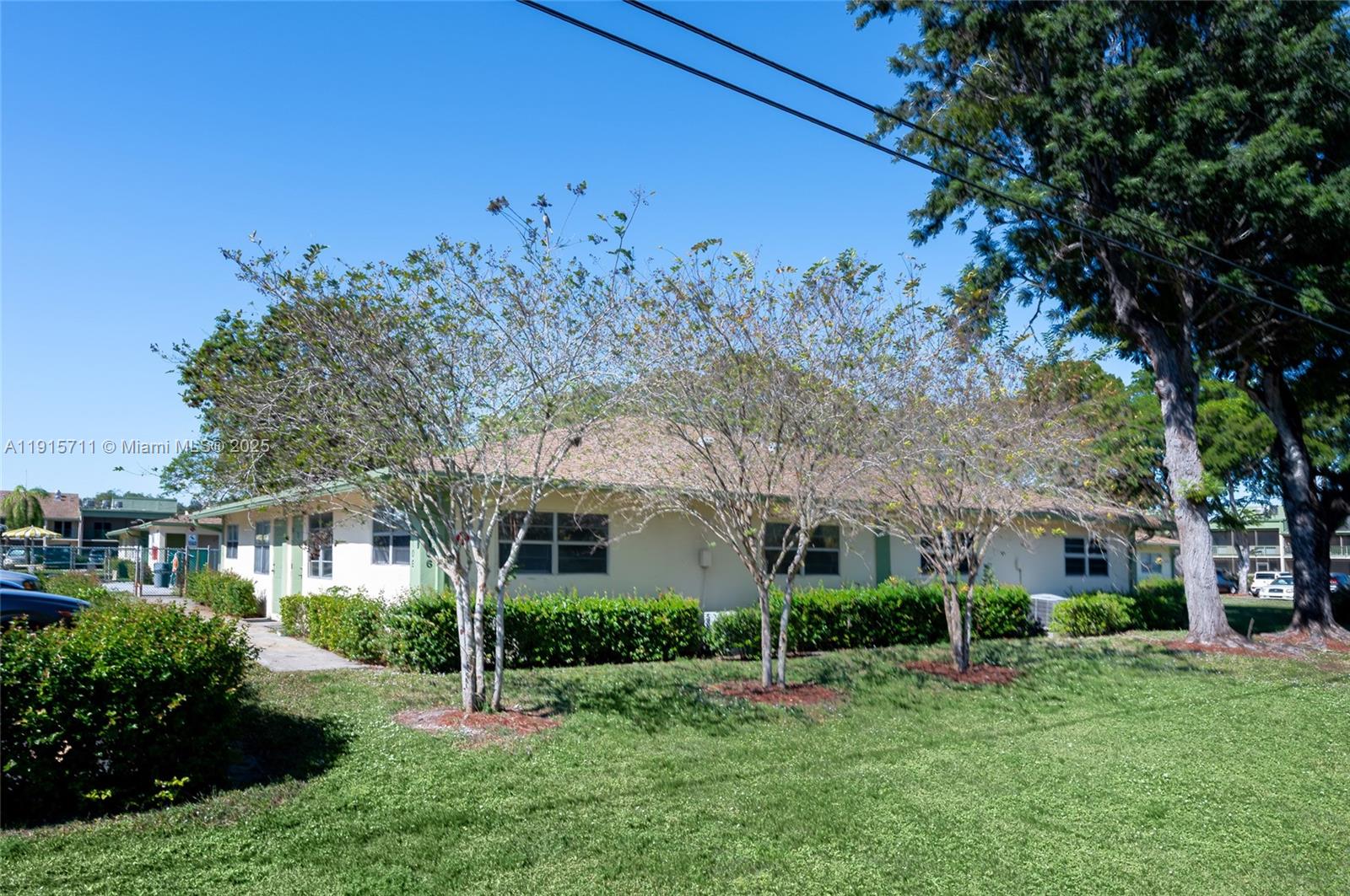 RAMBLEWOOD EAST CONDO - Residential