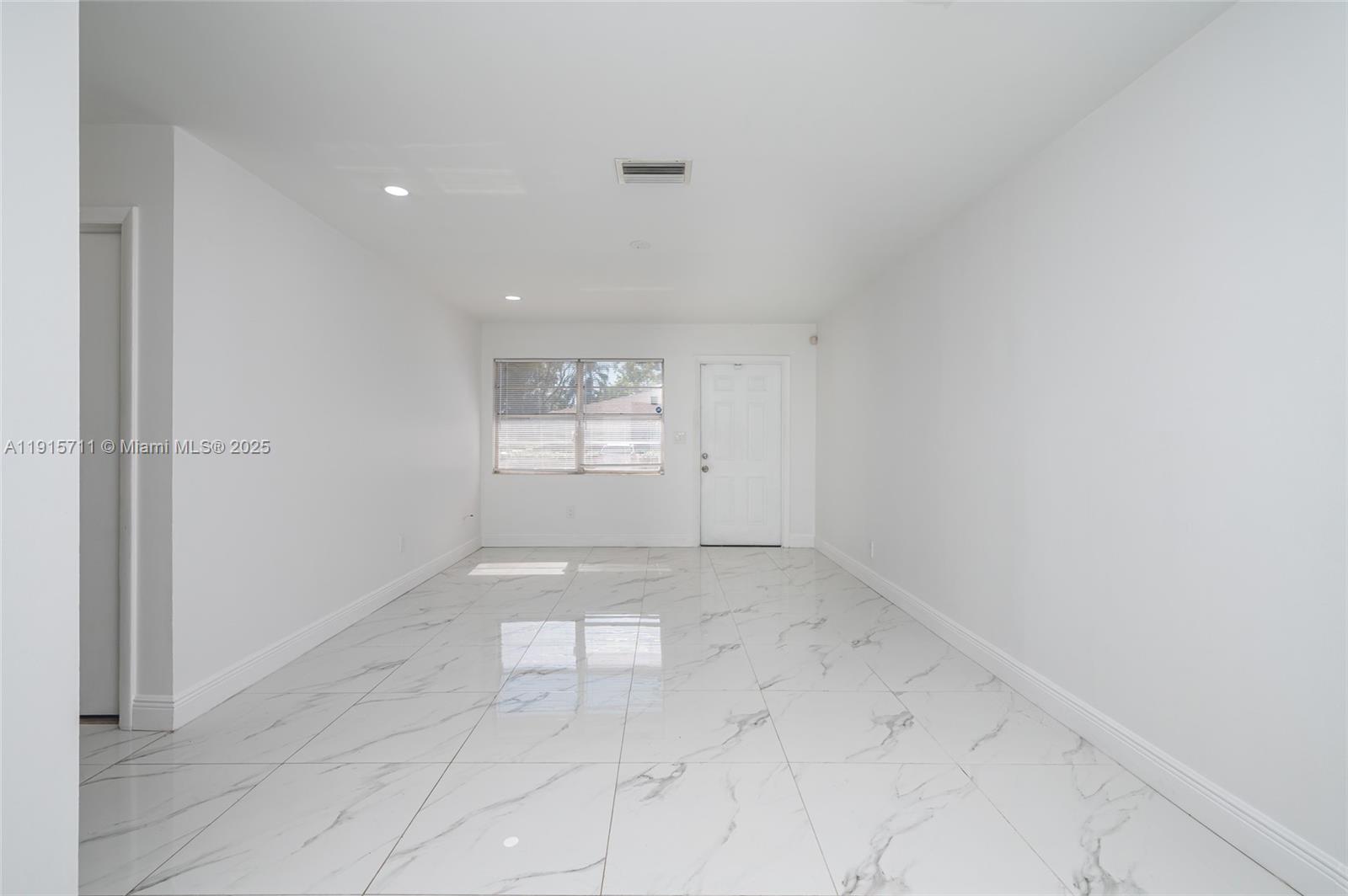 RAMBLEWOOD EAST CONDO - Residential