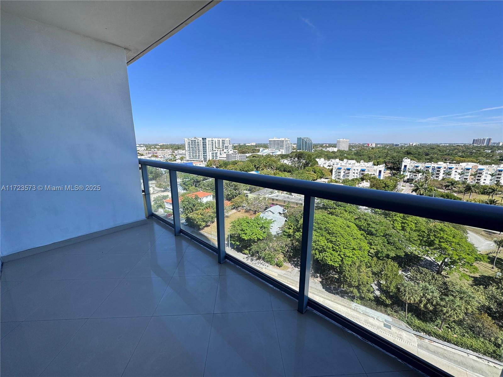 BLUE CONDO - Residential