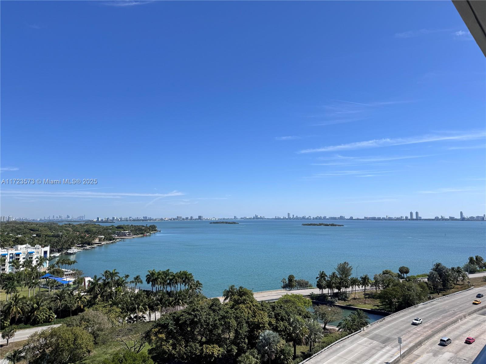 BLUE CONDO - Residential