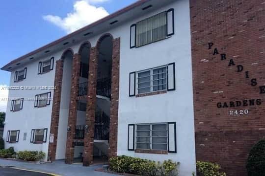 Property for Sale at 2420 Johnson St 202, Hollywood, Broward County, Florida - Bedrooms: 2 
Bathrooms: 1  - $189,000