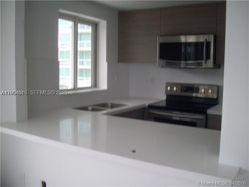 1402 Brickell Bay Dr 1103
