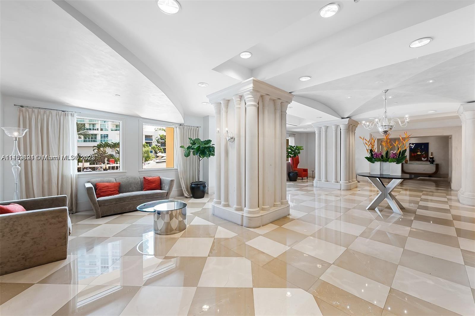 ST TROPEZ ON THE BAY II C - Residential Lease