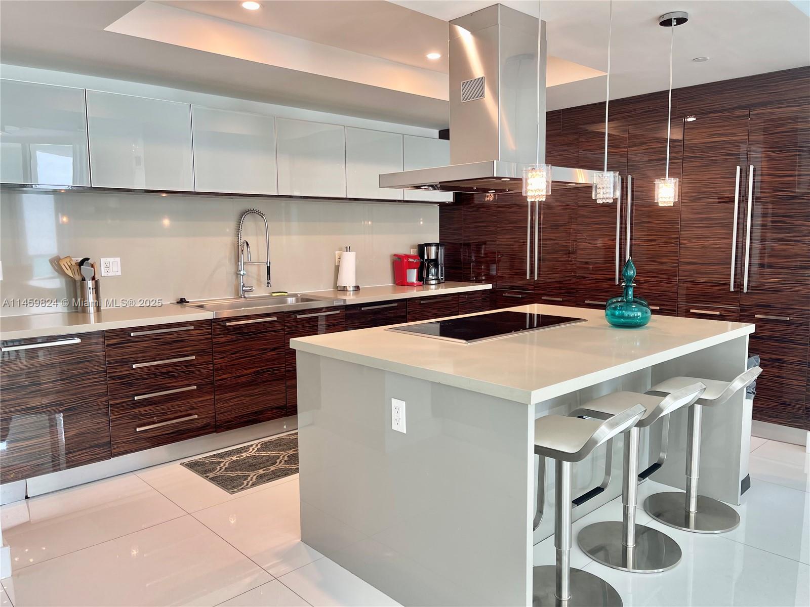 ST TROPEZ ON THE BAY II C - Residential Lease