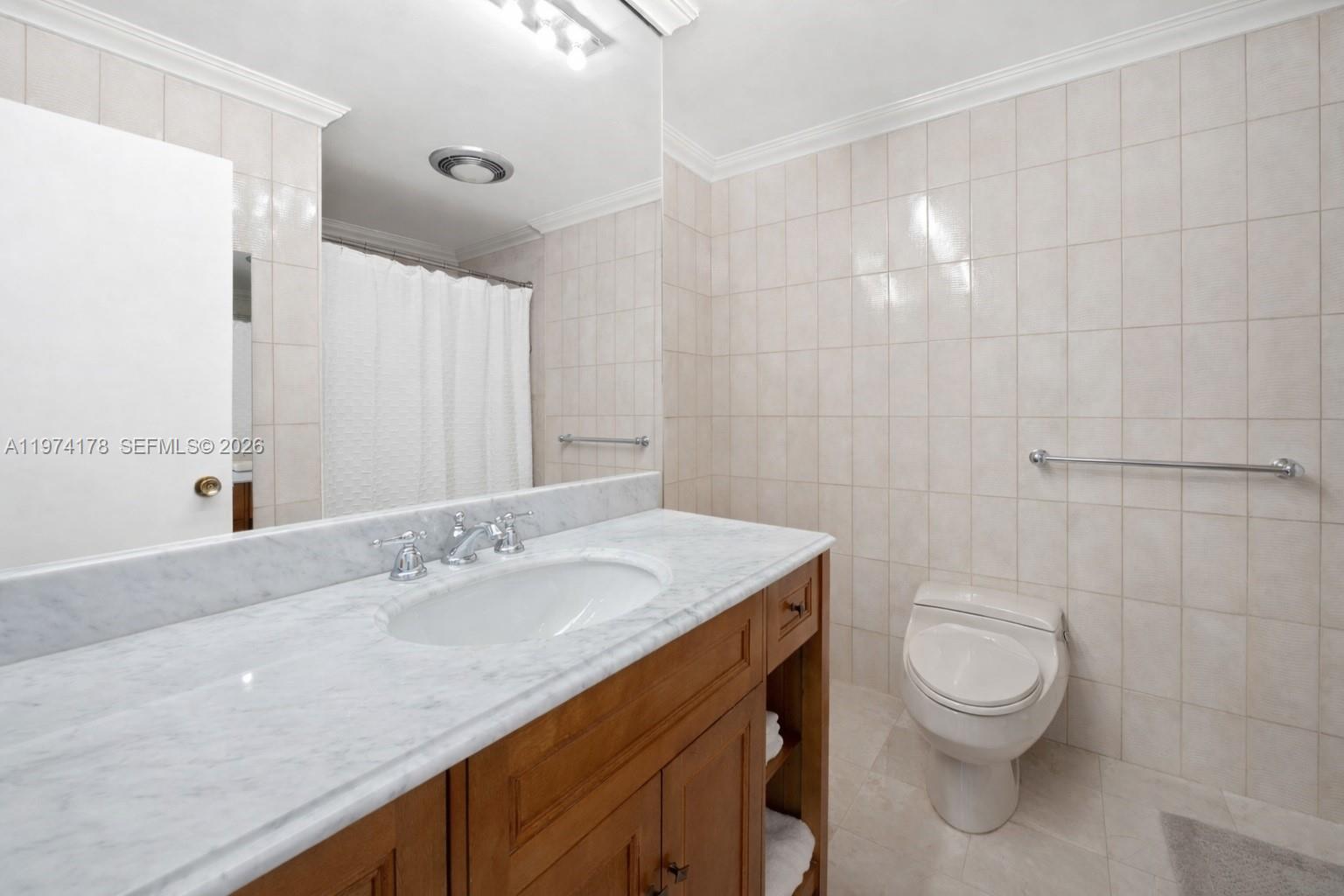 THE EXECUTIVE CONDO - Residential Lease