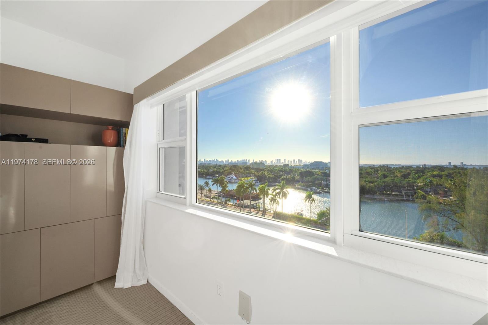 THE EXECUTIVE CONDO - Residential Lease