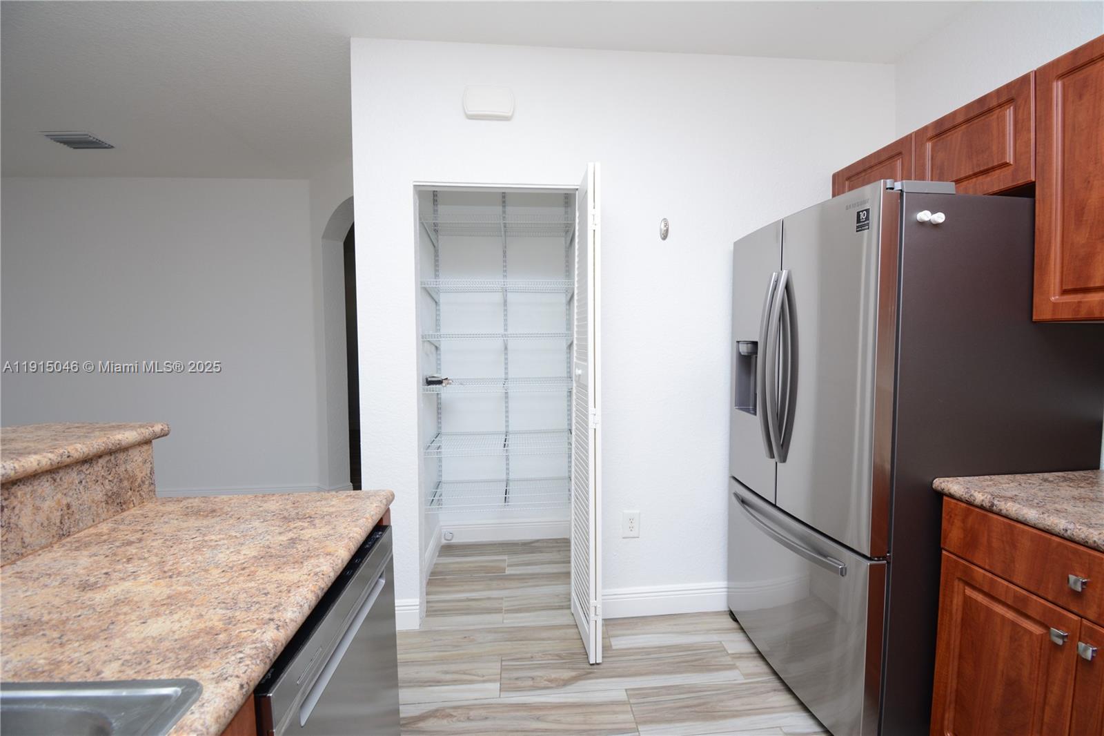 THE SHORES CONDO NO 2 - Residential Lease