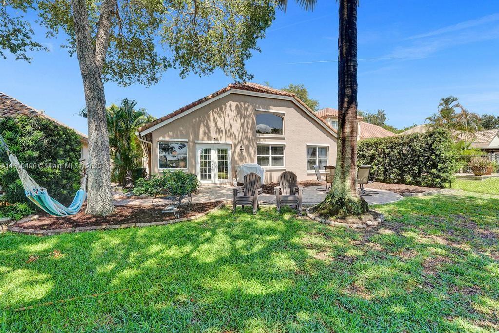9471 Oak Grove Cir