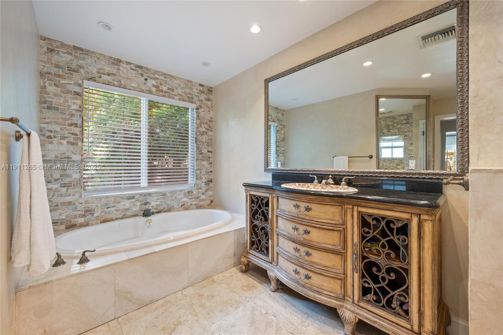 Las Olas By The Sea Ext 7 - Residential Lease