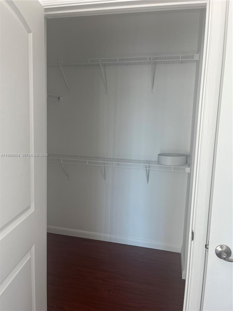 TOSCANO CONDO - Residential