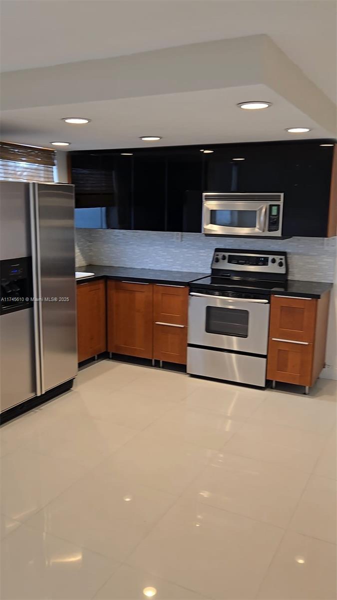 Property for Sale at 1801 S Treasure Dr 119, North Bay Village, Miami-Dade County, Florida - Bedrooms: 1 
Bathrooms: 1  - $250,000