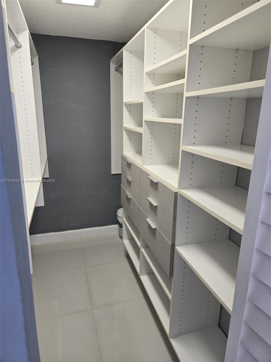 NORTH BAY VILLAS CONDO - Residential