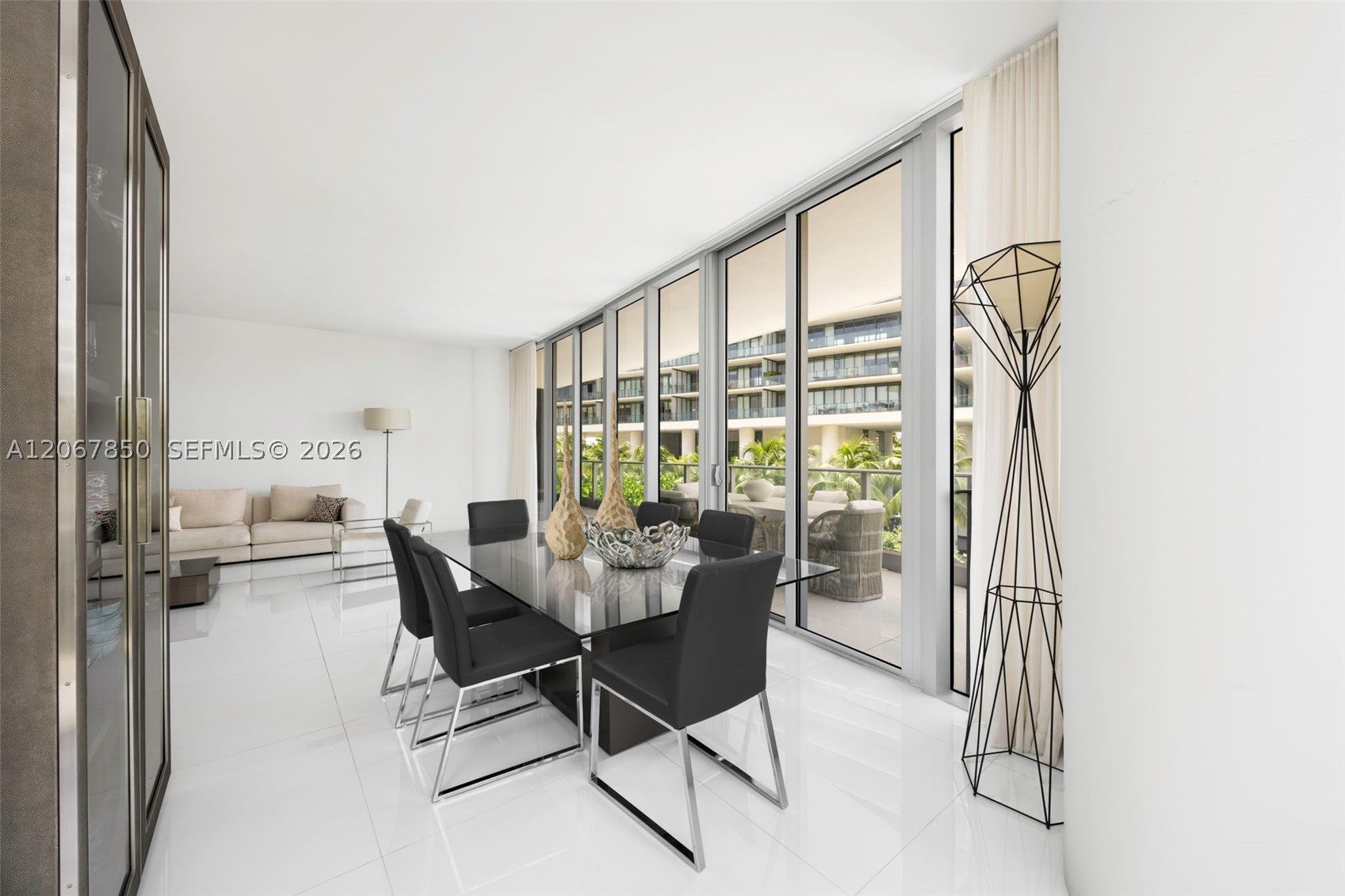 801 S Pointe Dr 301