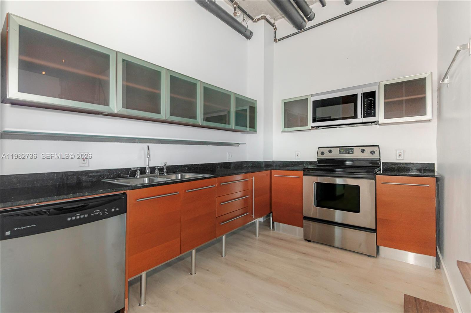 NEO LOFTS CONDO - Residential