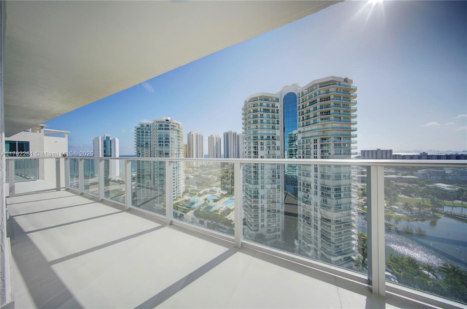 PARQUE TOWERS CONDO - Residential