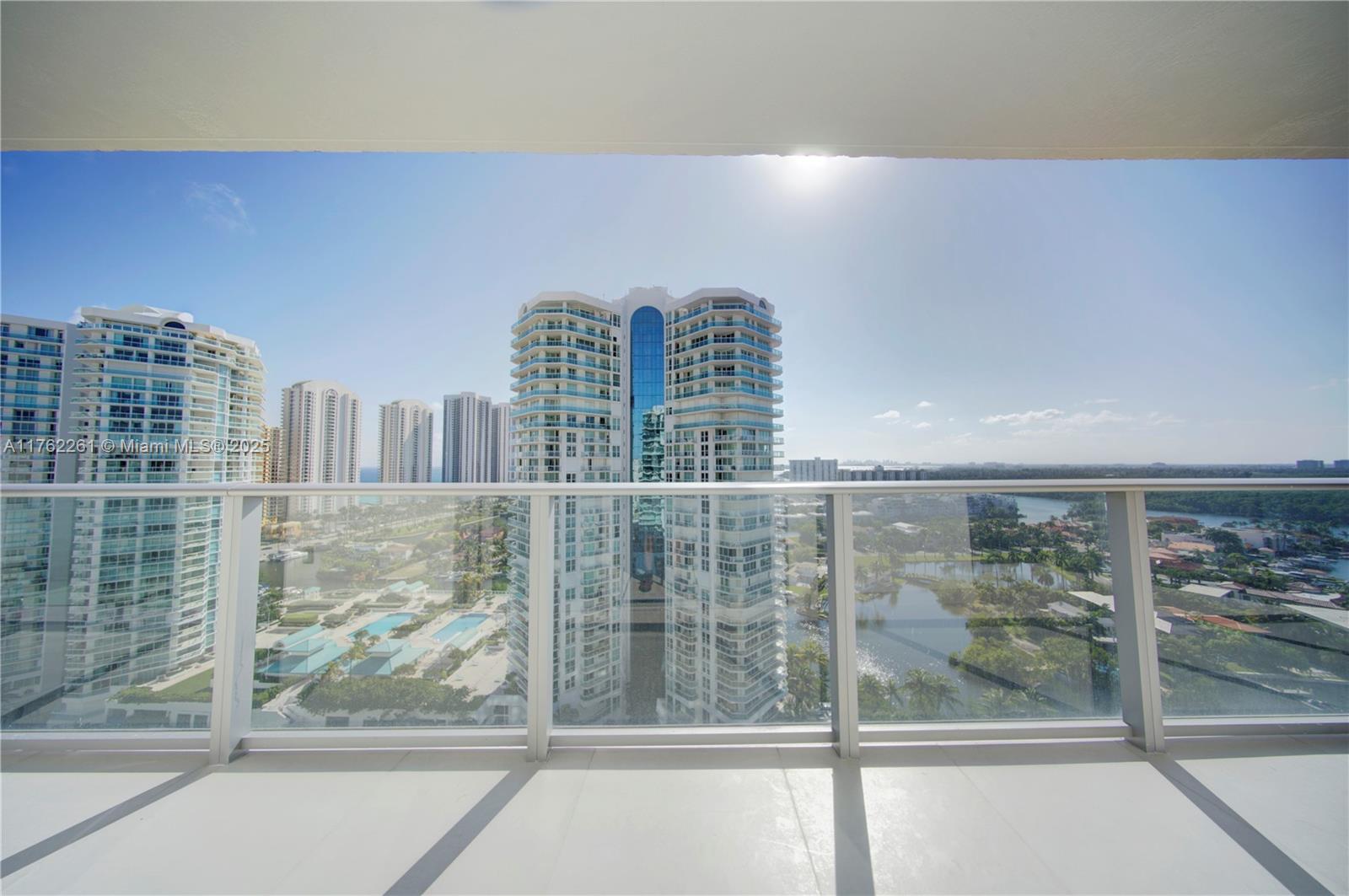 PARQUE TOWERS CONDO - Residential