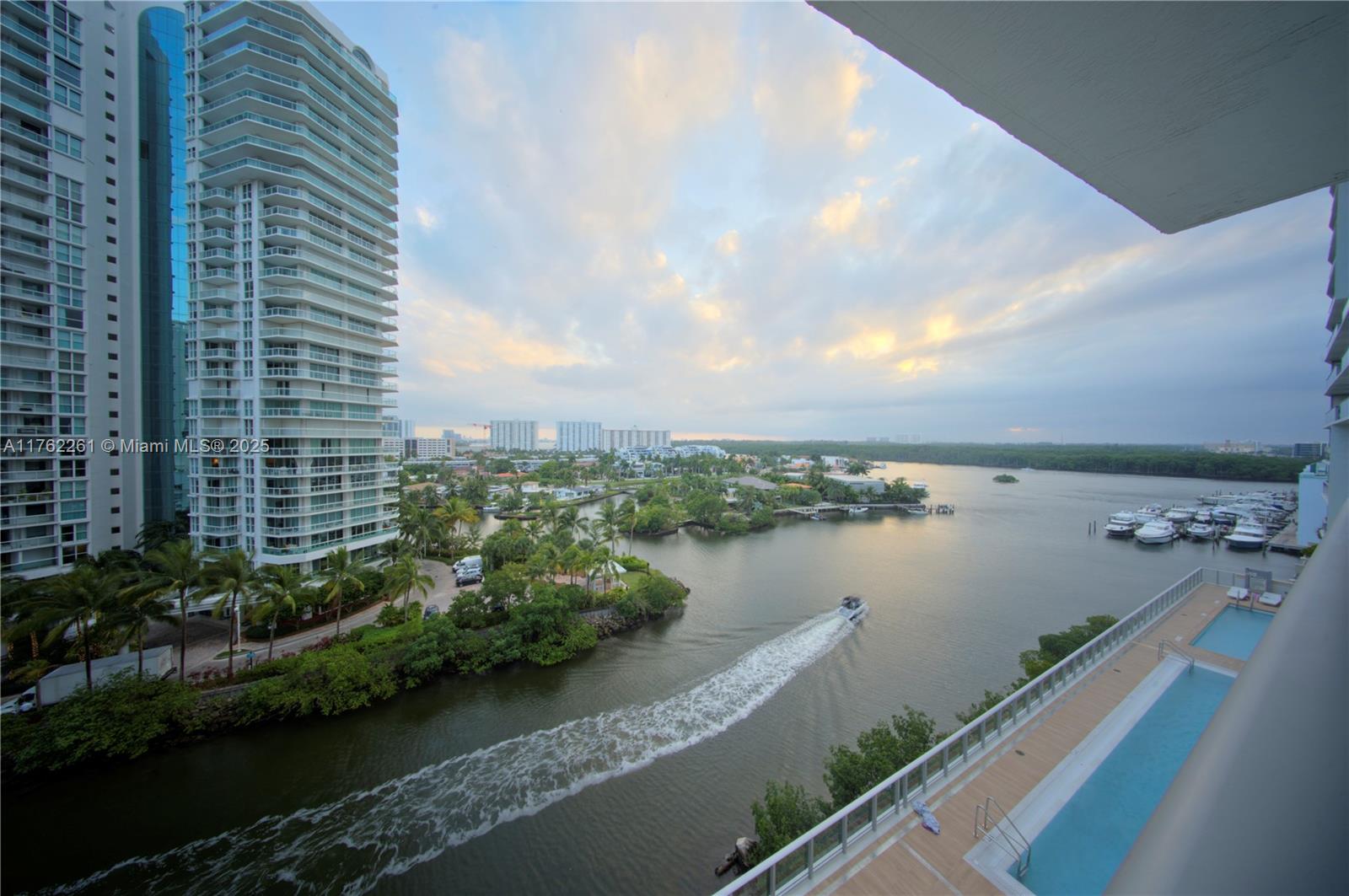 PARQUE TOWERS CONDO - Residential