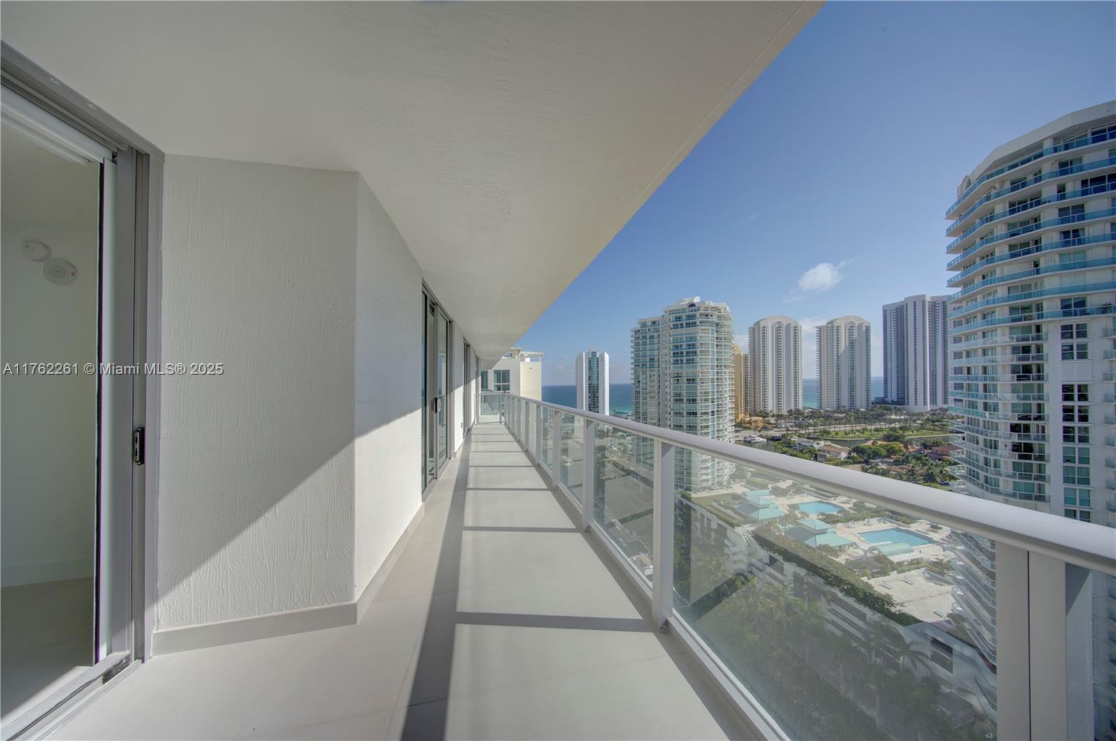 PARQUE TOWERS CONDO - Residential