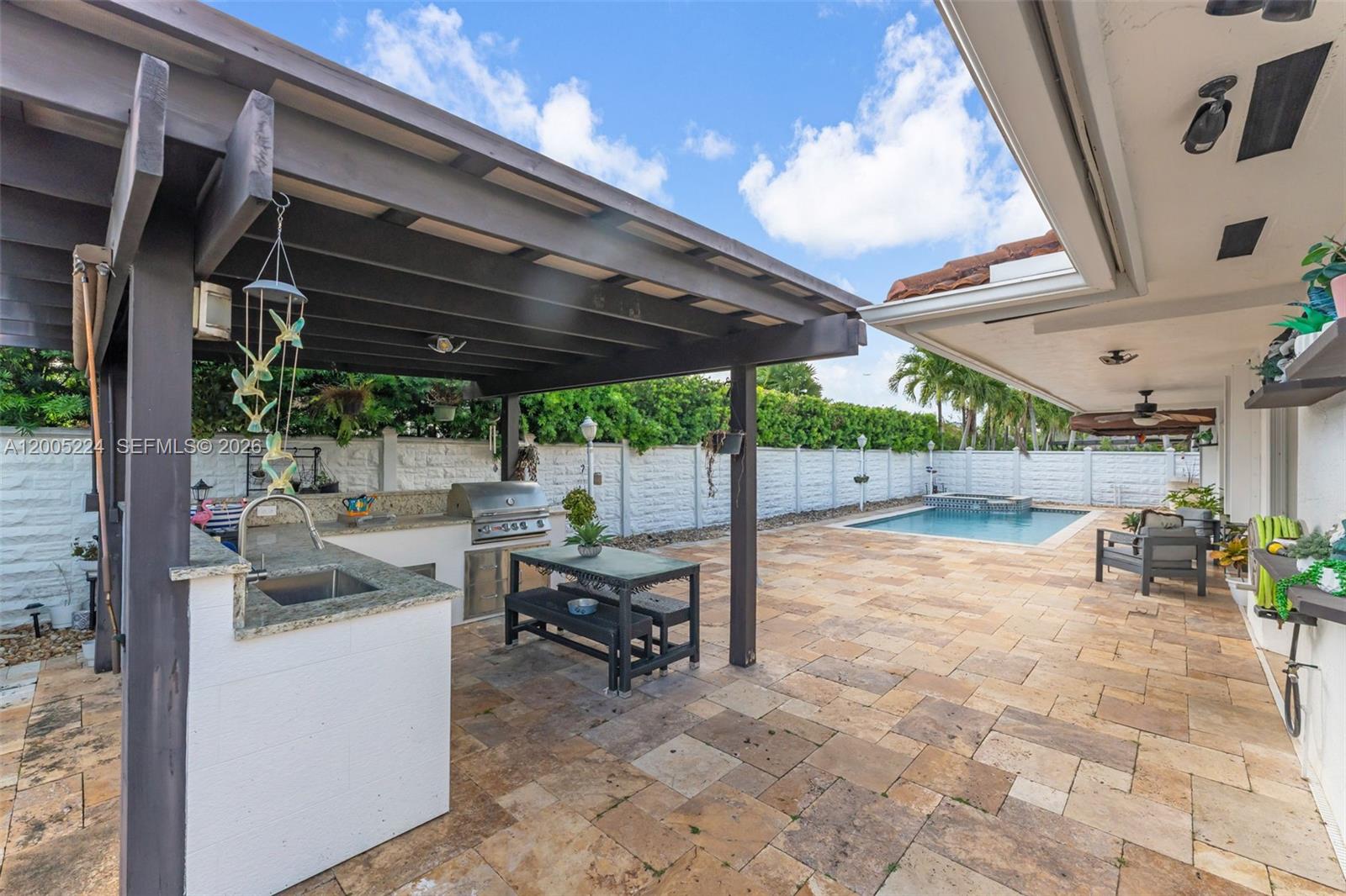 SOTO MANSIONS - Residential