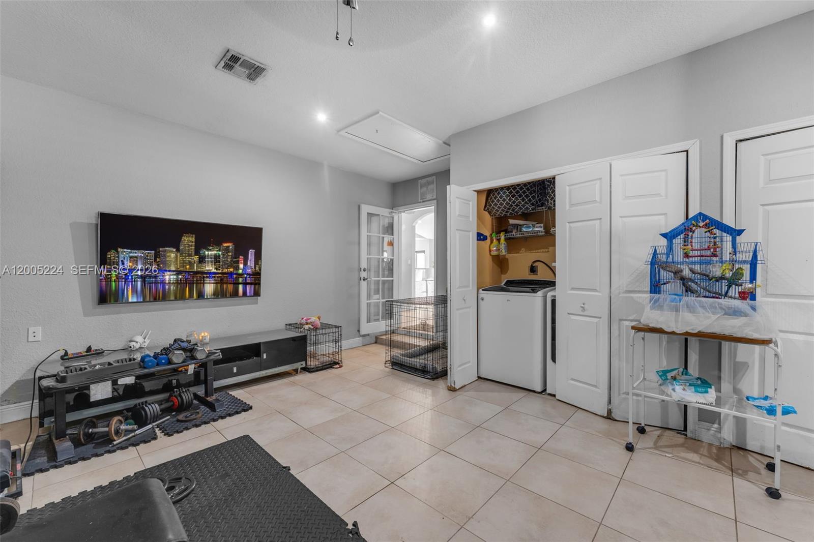 SOTO MANSIONS - Residential
