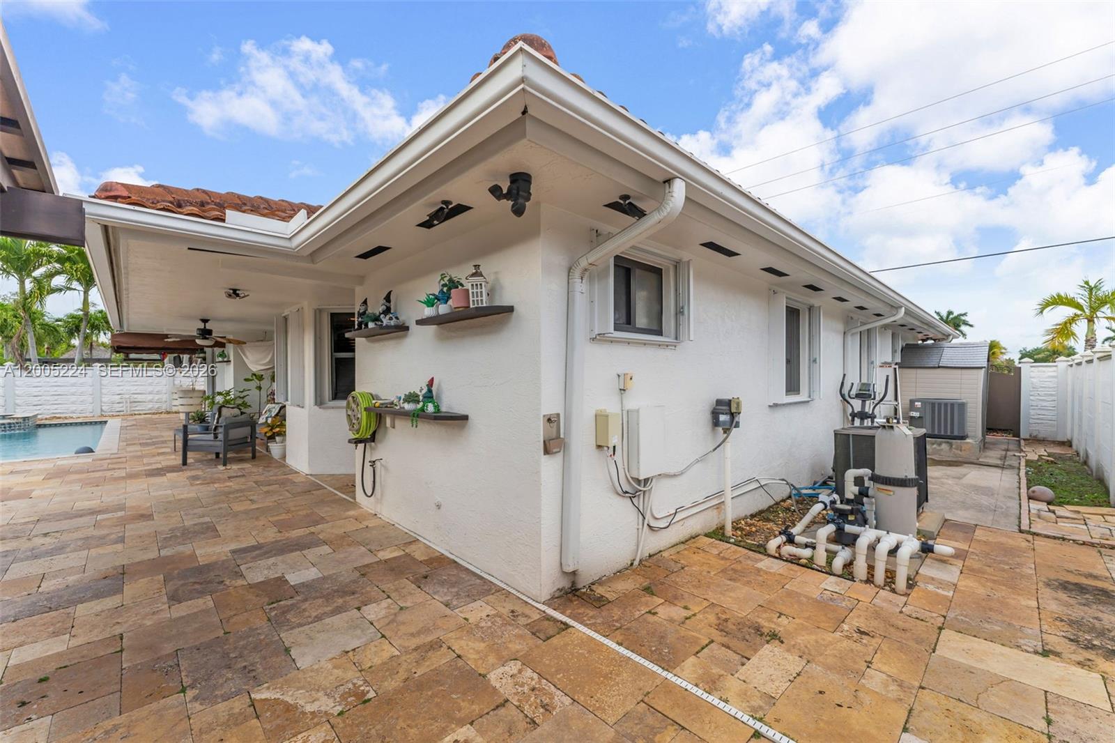 SOTO MANSIONS - Residential