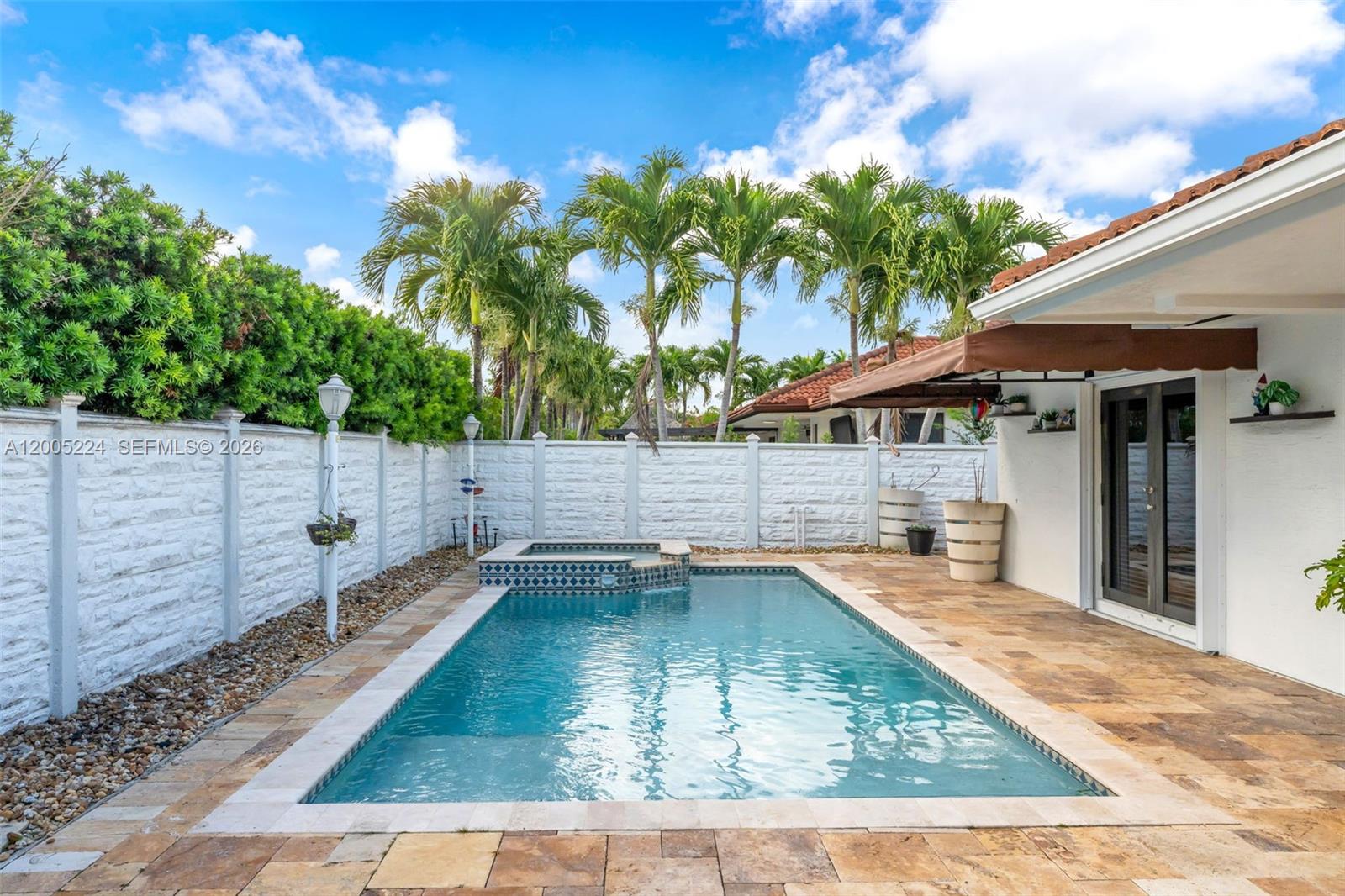 SOTO MANSIONS - Residential