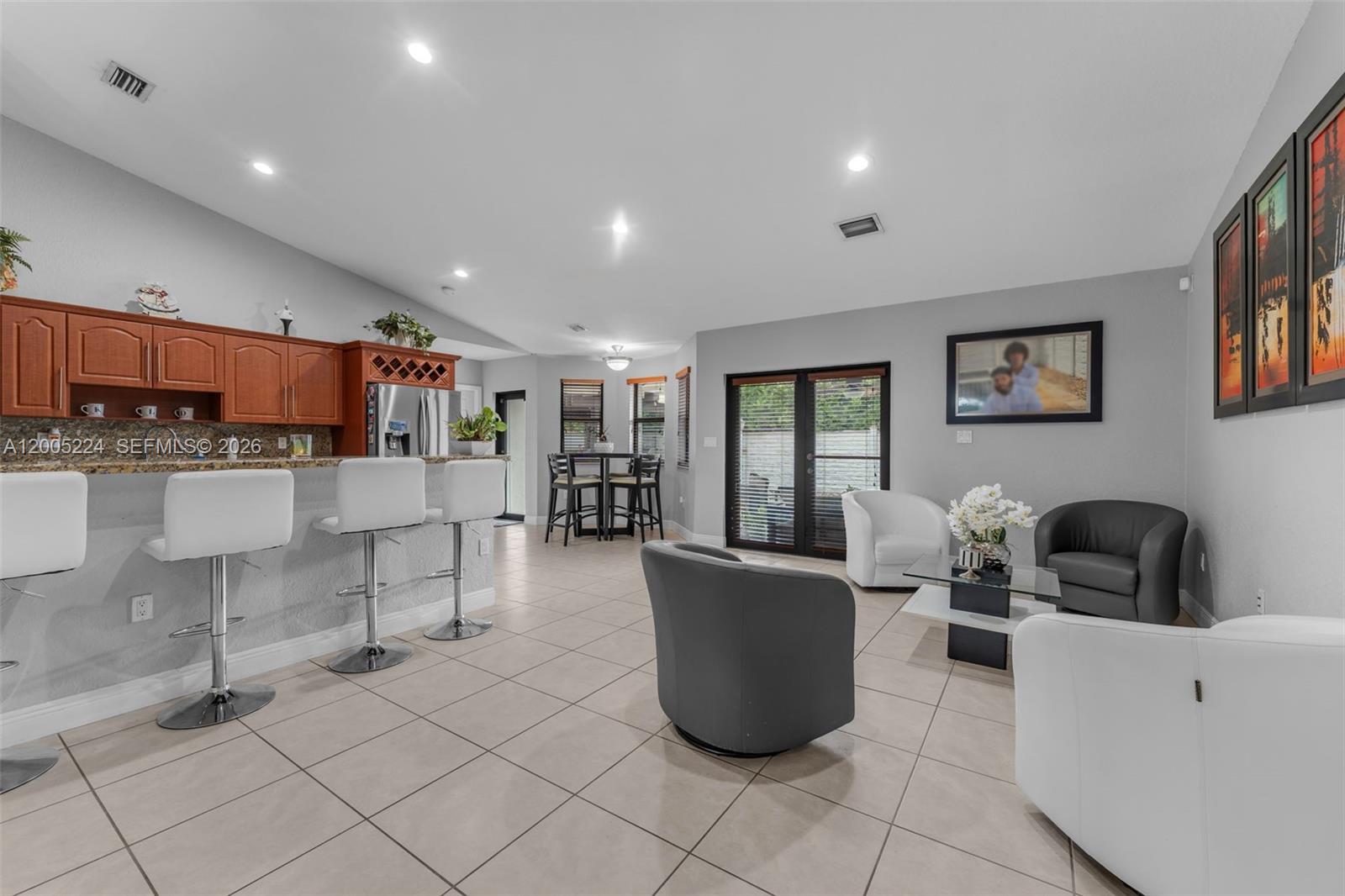 SOTO MANSIONS - Residential