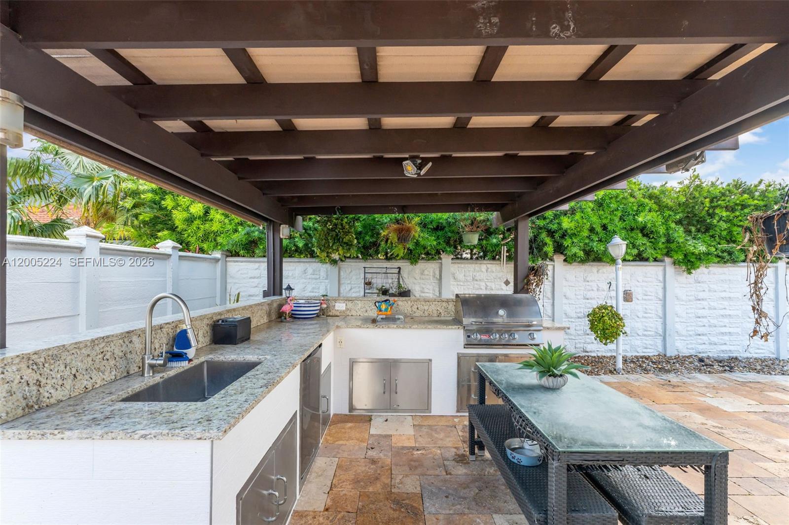 SOTO MANSIONS - Residential