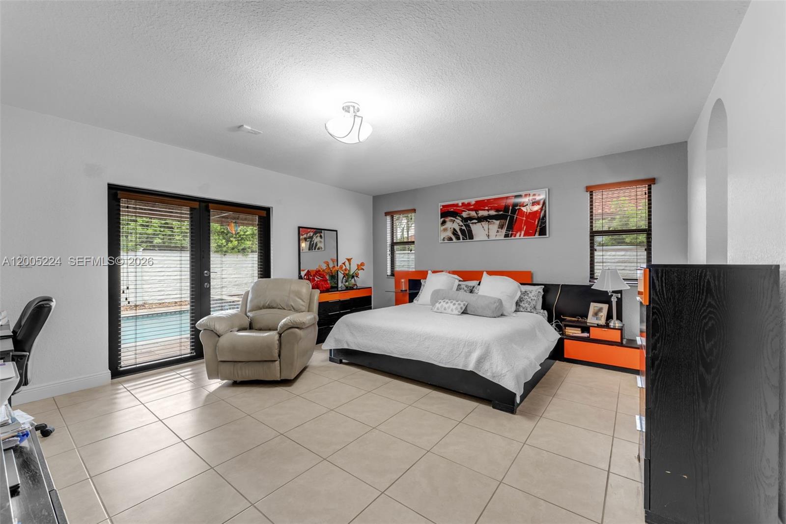 SOTO MANSIONS - Residential