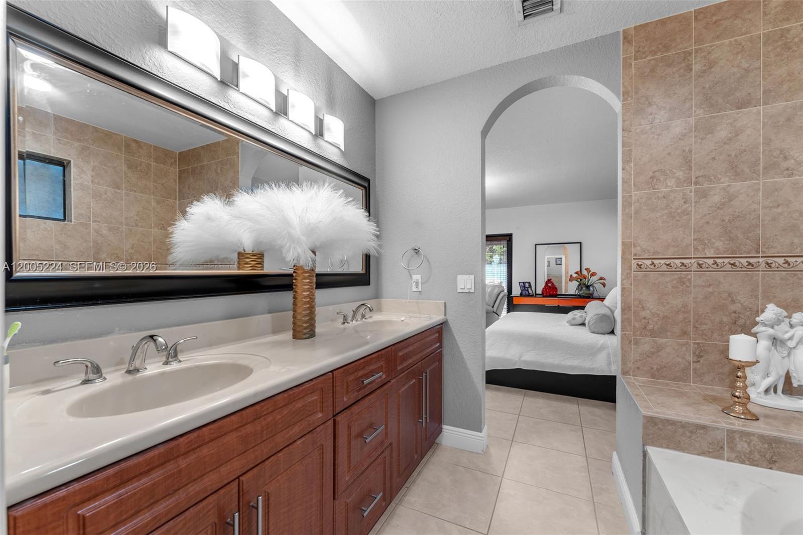 SOTO MANSIONS - Residential