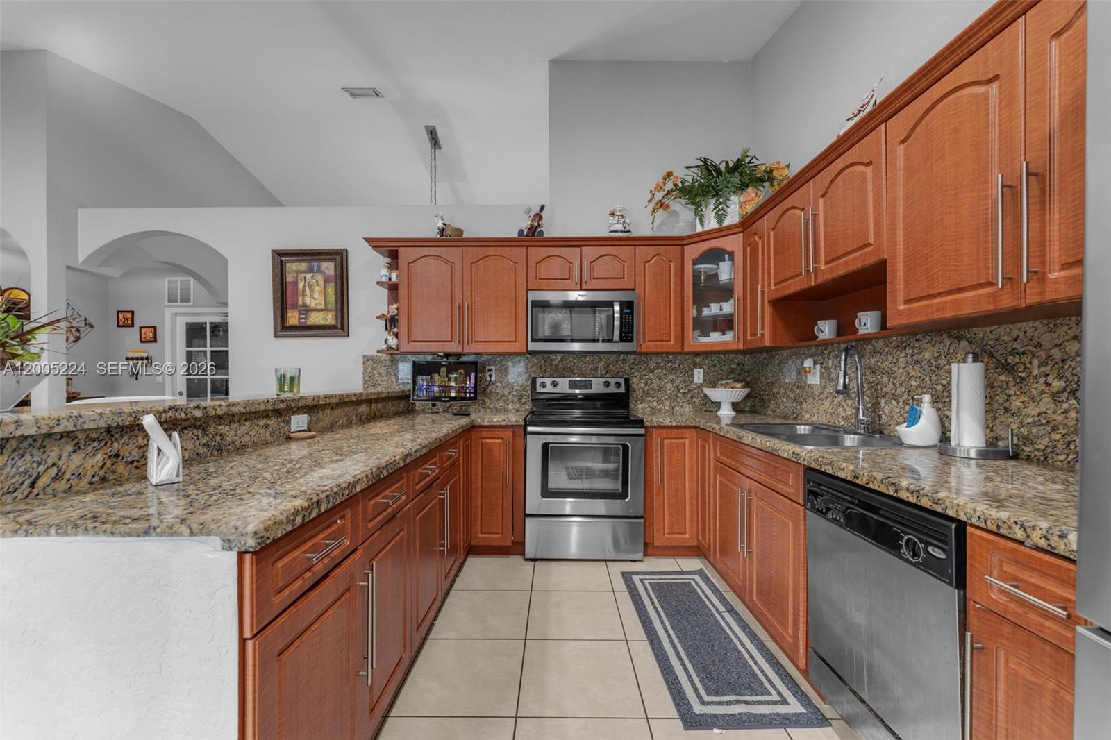 SOTO MANSIONS - Residential