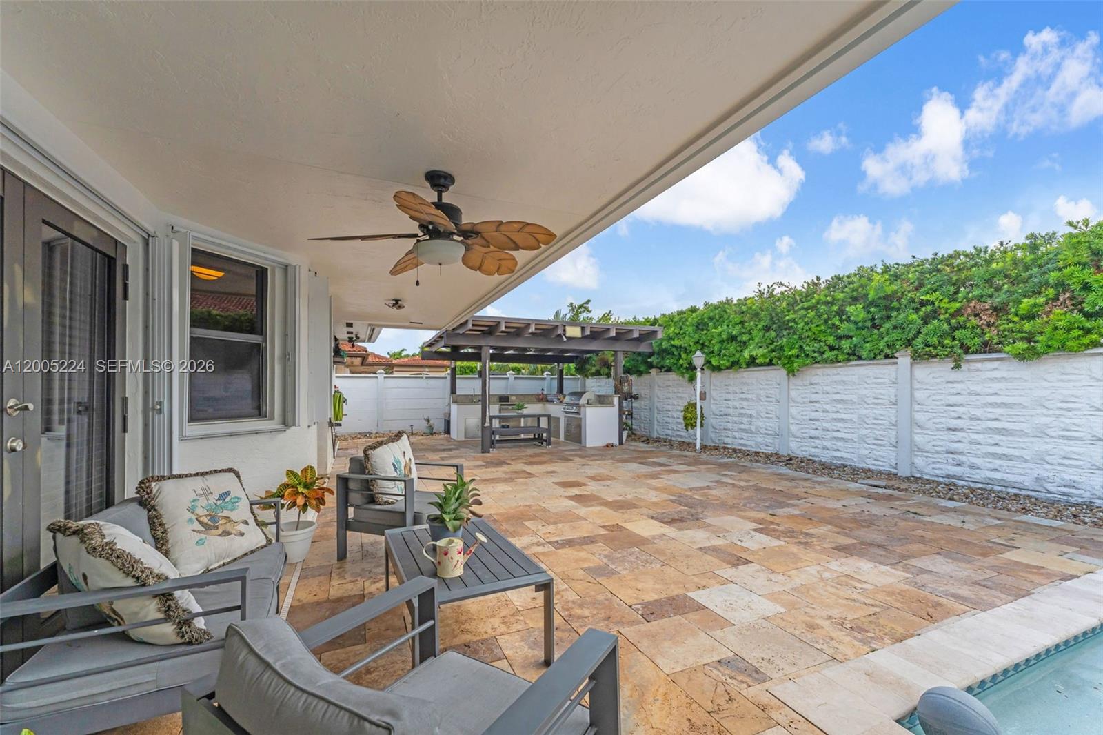 SOTO MANSIONS - Residential