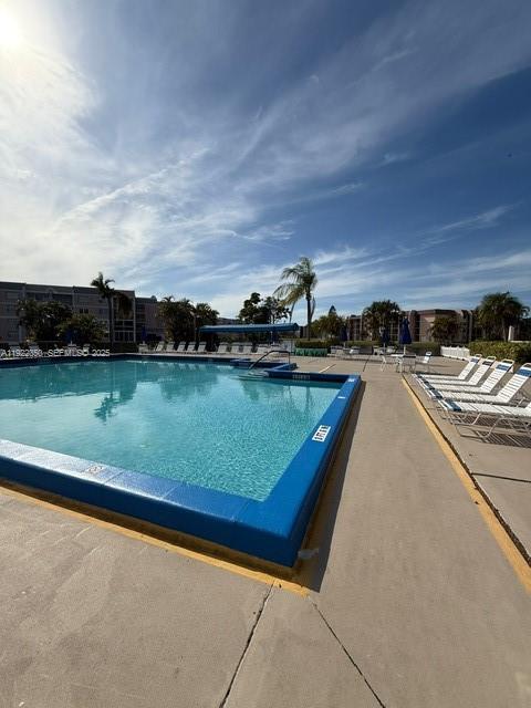 SUNRISE LAKES 172 CONDO - Residential