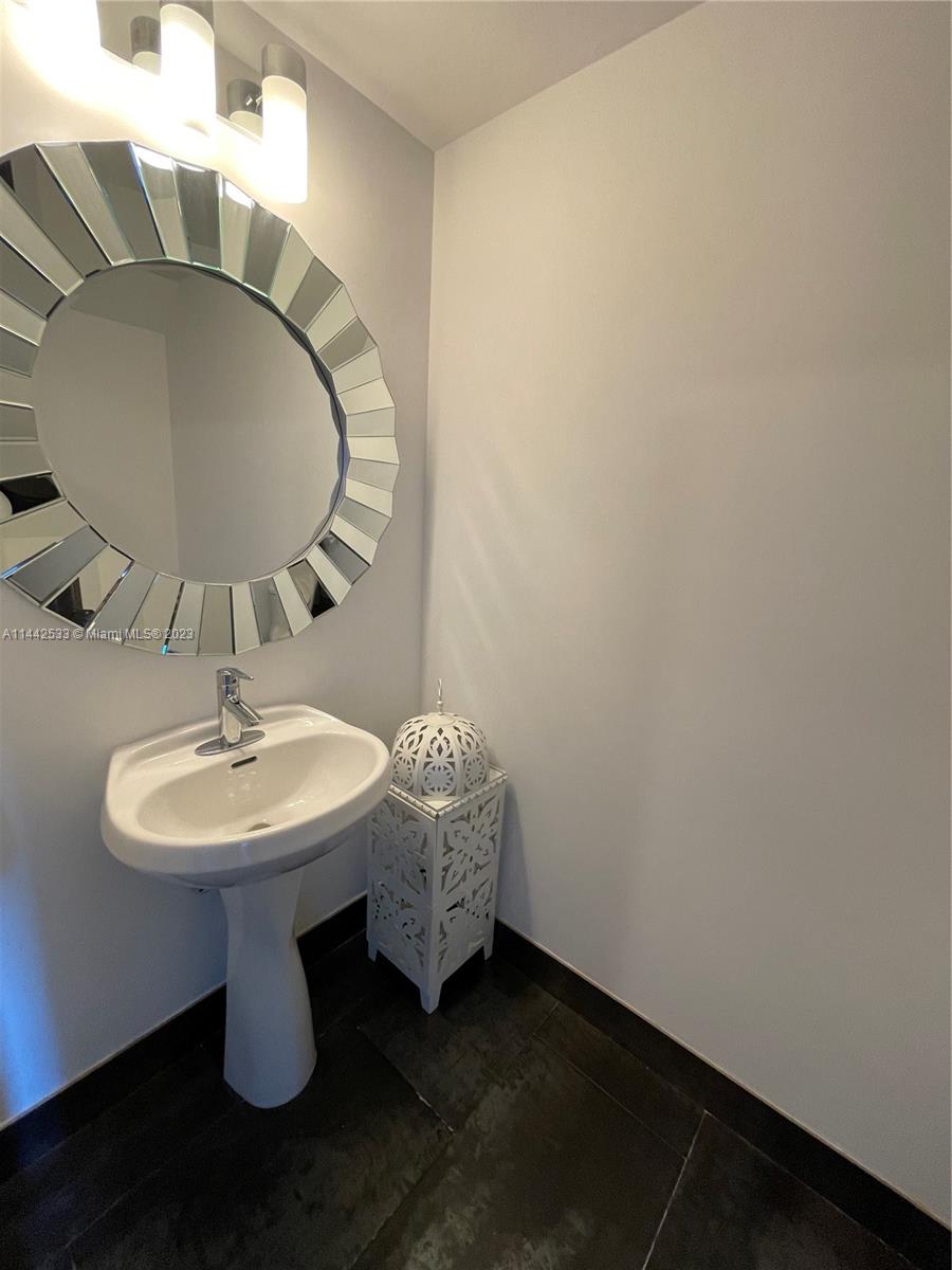 INFINITY AT BRICKELL COND - Residential