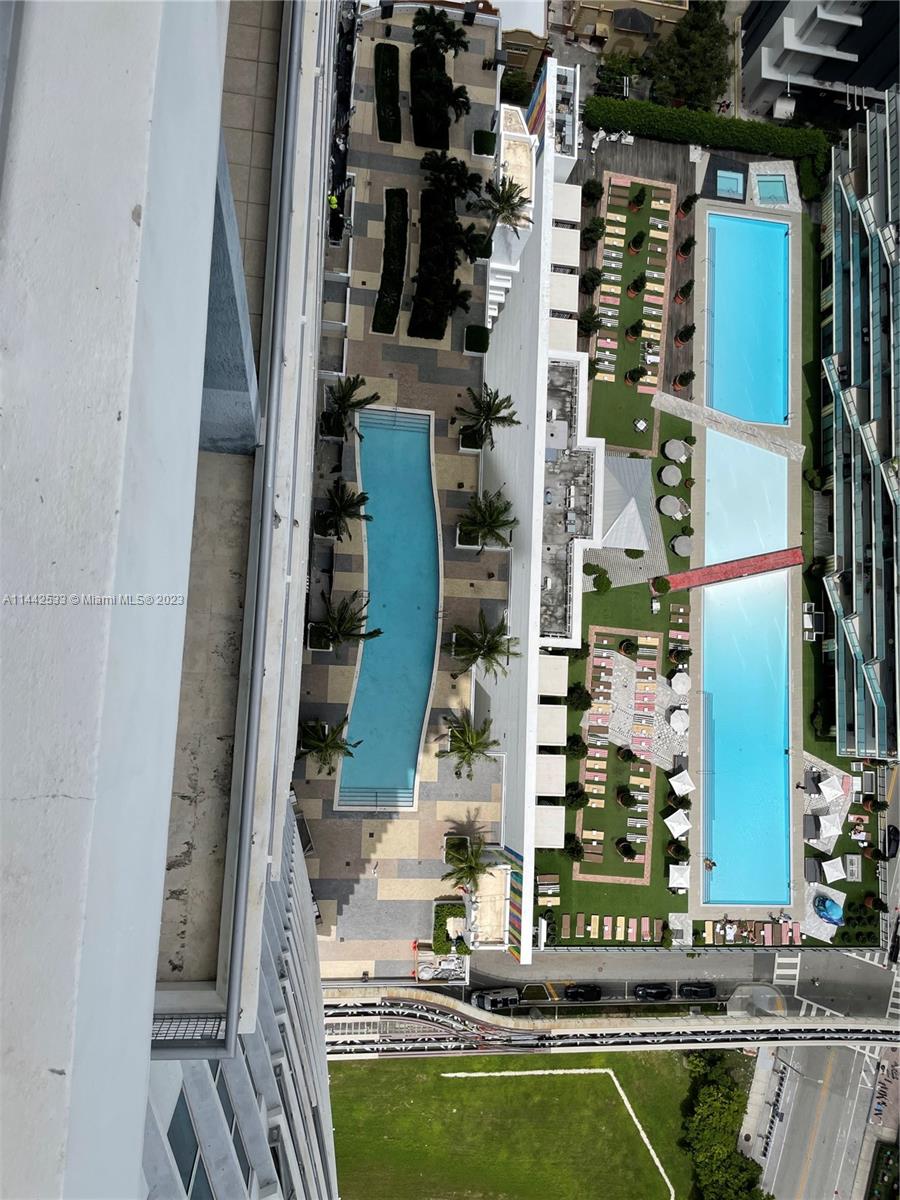 INFINITY AT BRICKELL COND - Residential