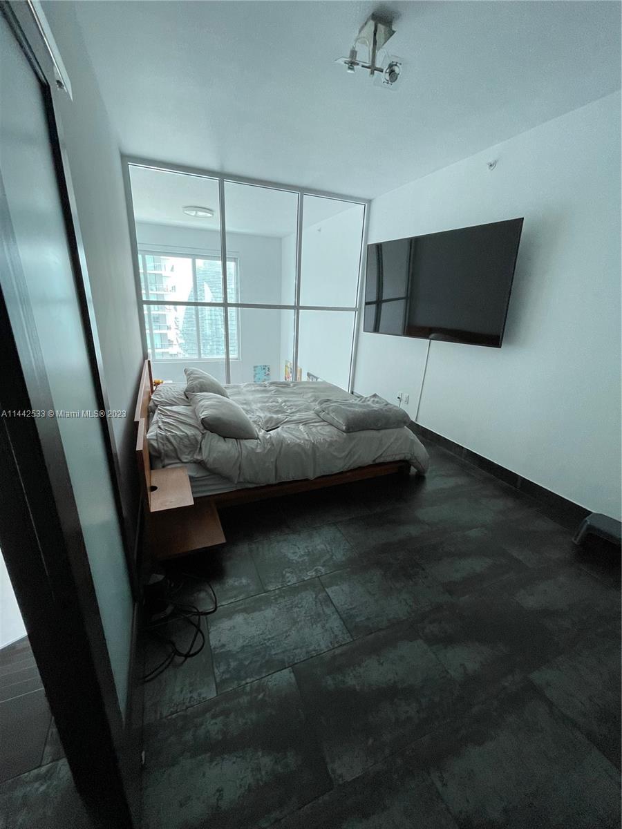 INFINITY AT BRICKELL COND - Residential
