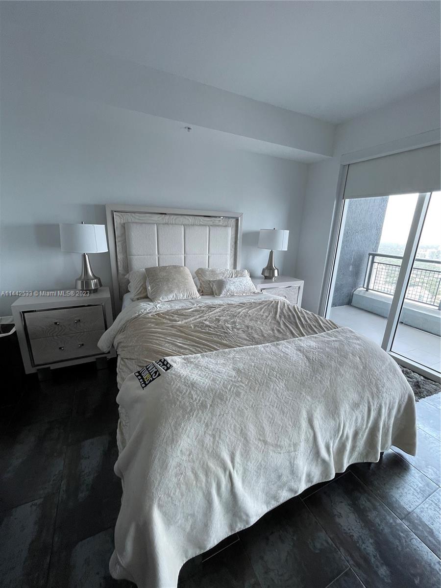 INFINITY AT BRICKELL COND - Residential