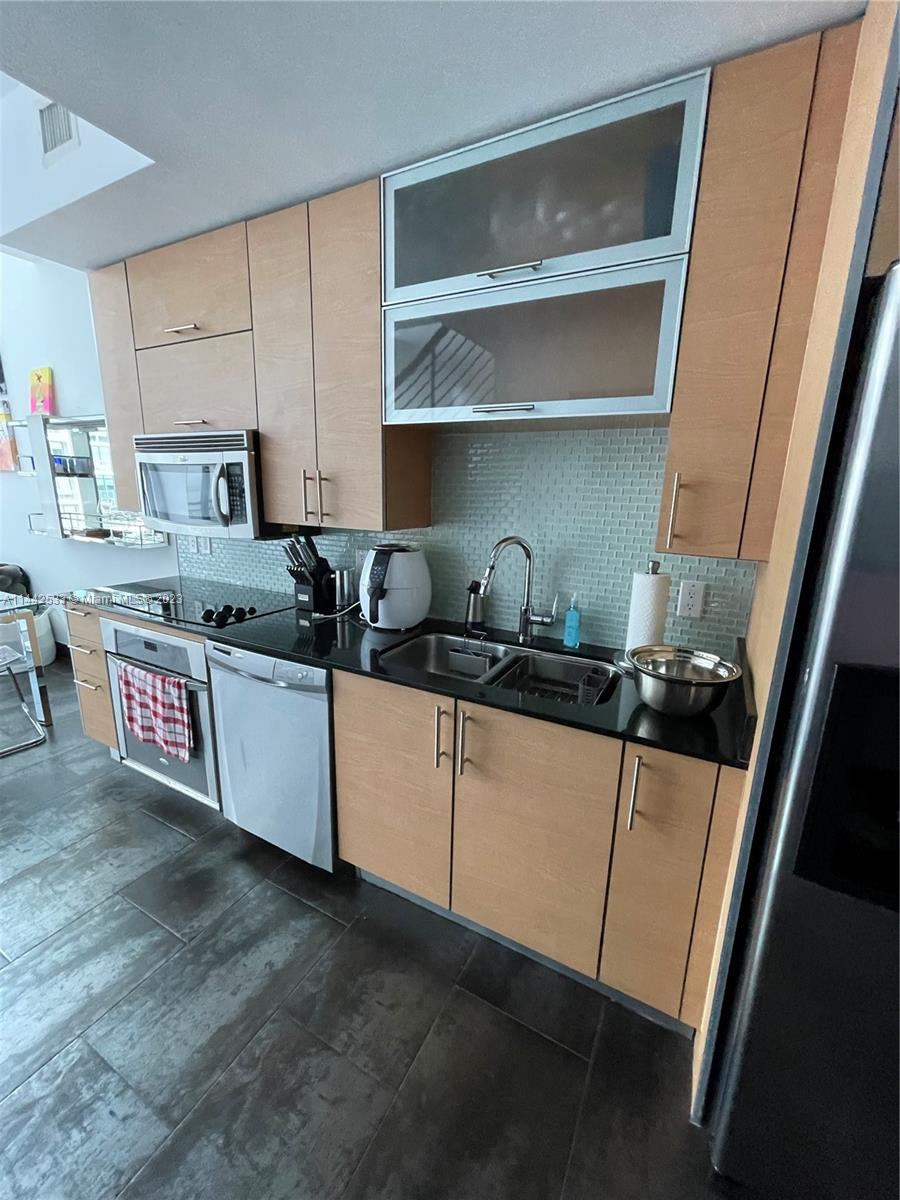 INFINITY AT BRICKELL COND - Residential