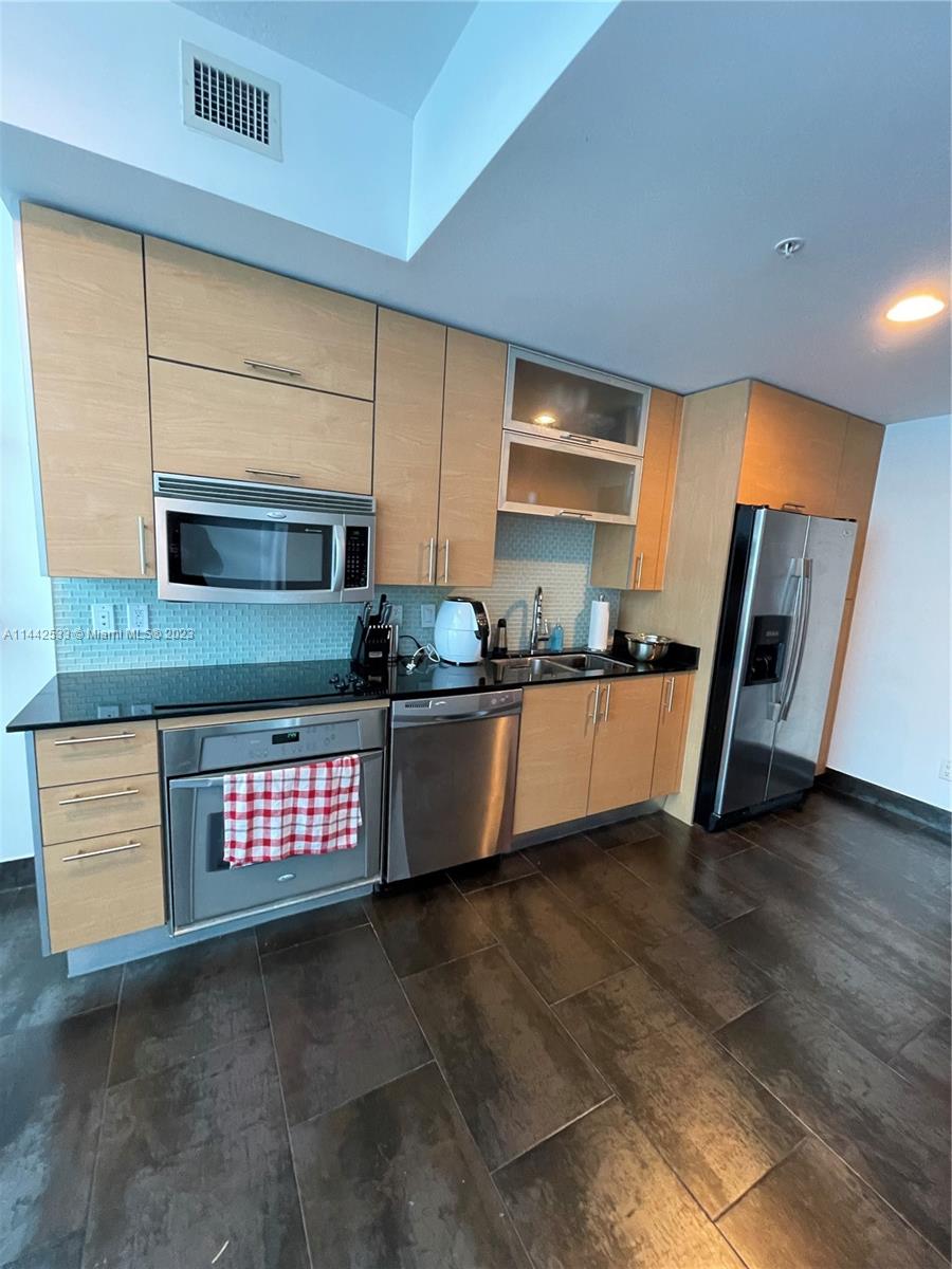 INFINITY AT BRICKELL COND - Residential