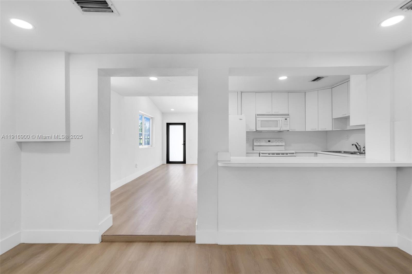 WESTWOOD LAKE 2ND ADDN - Residential