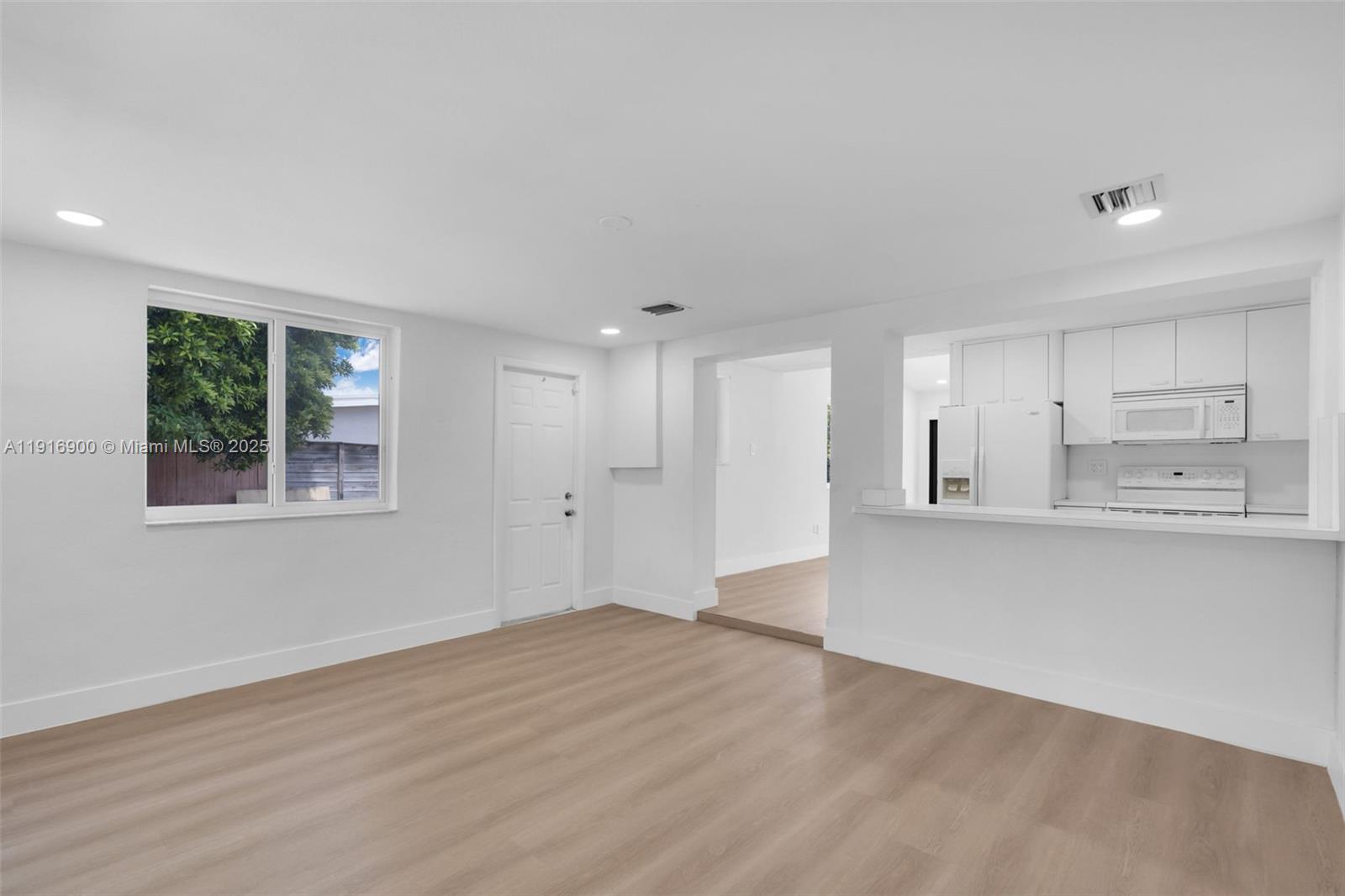 WESTWOOD LAKE 2ND ADDN - Residential