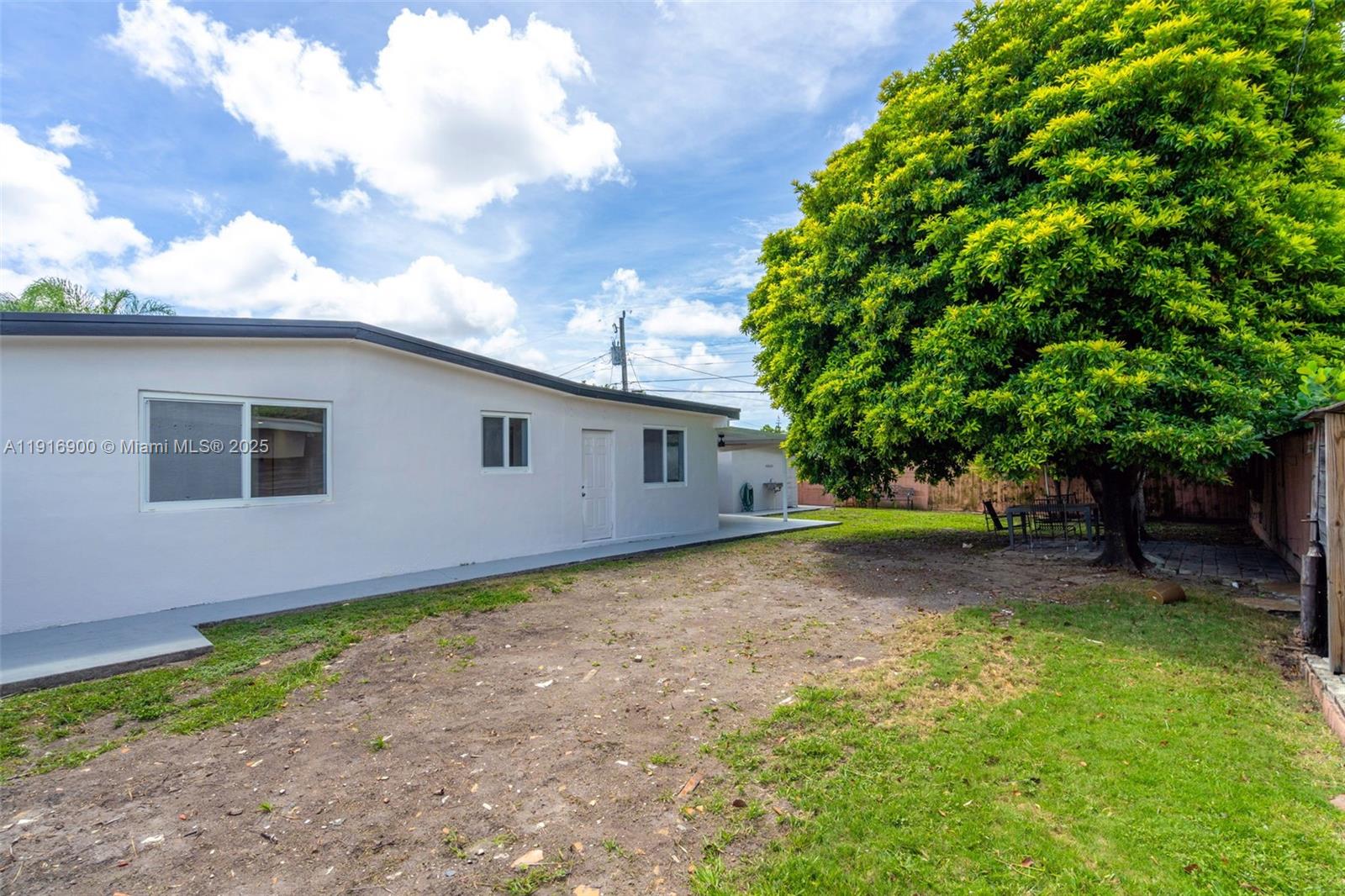 WESTWOOD LAKE 2ND ADDN - Residential