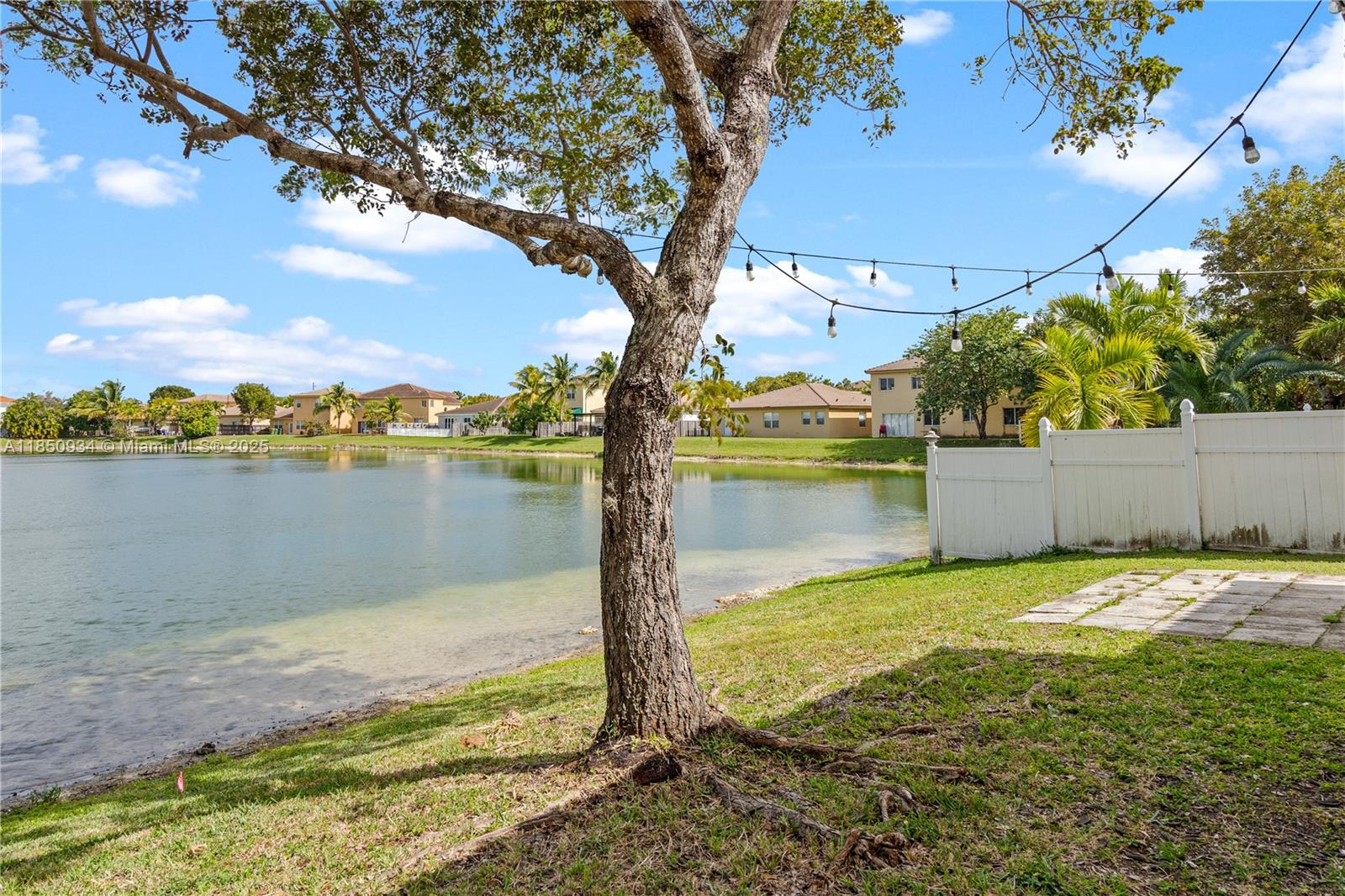PORTOFINO PALMS - Residential