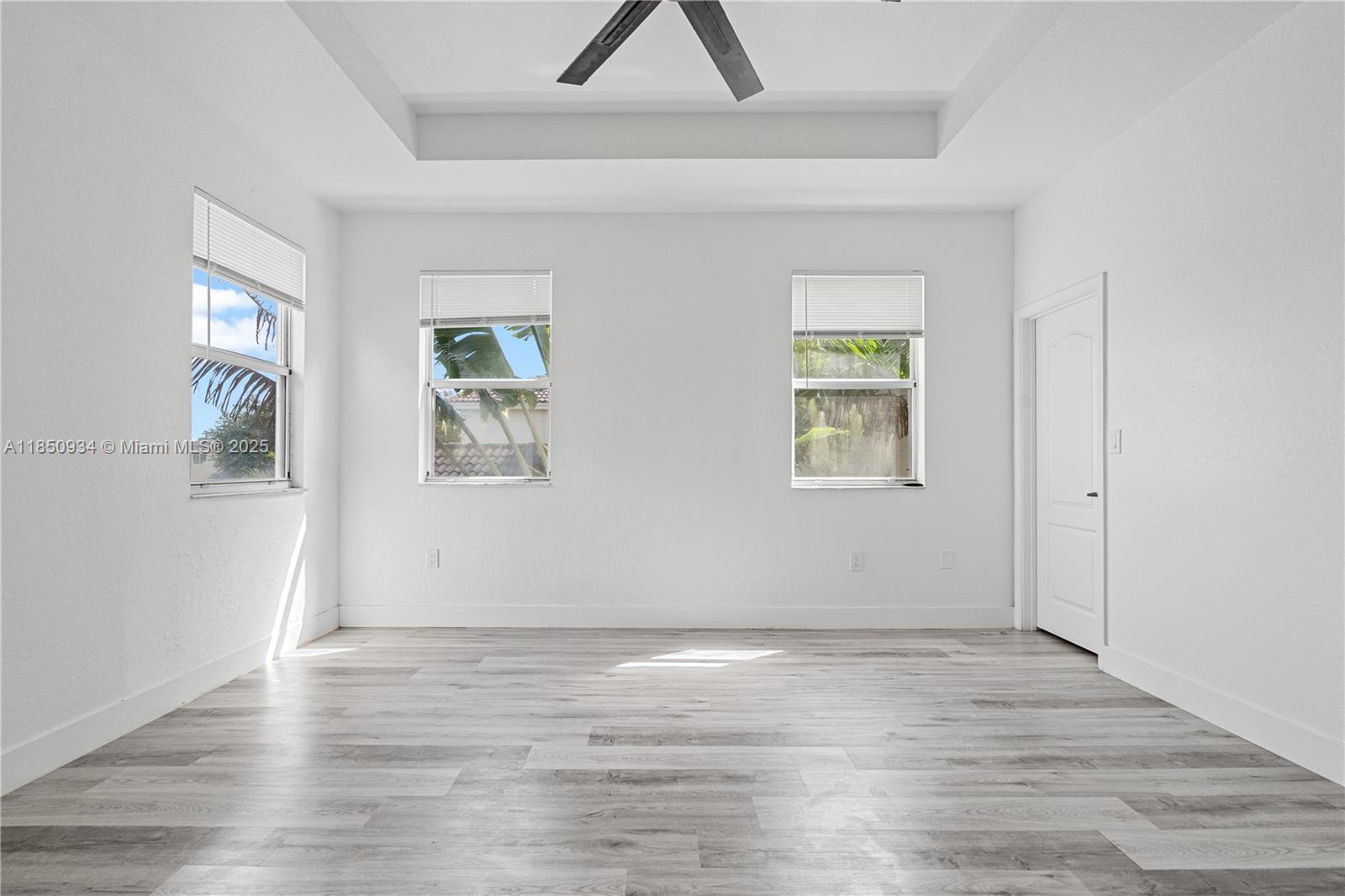 PORTOFINO PALMS - Residential