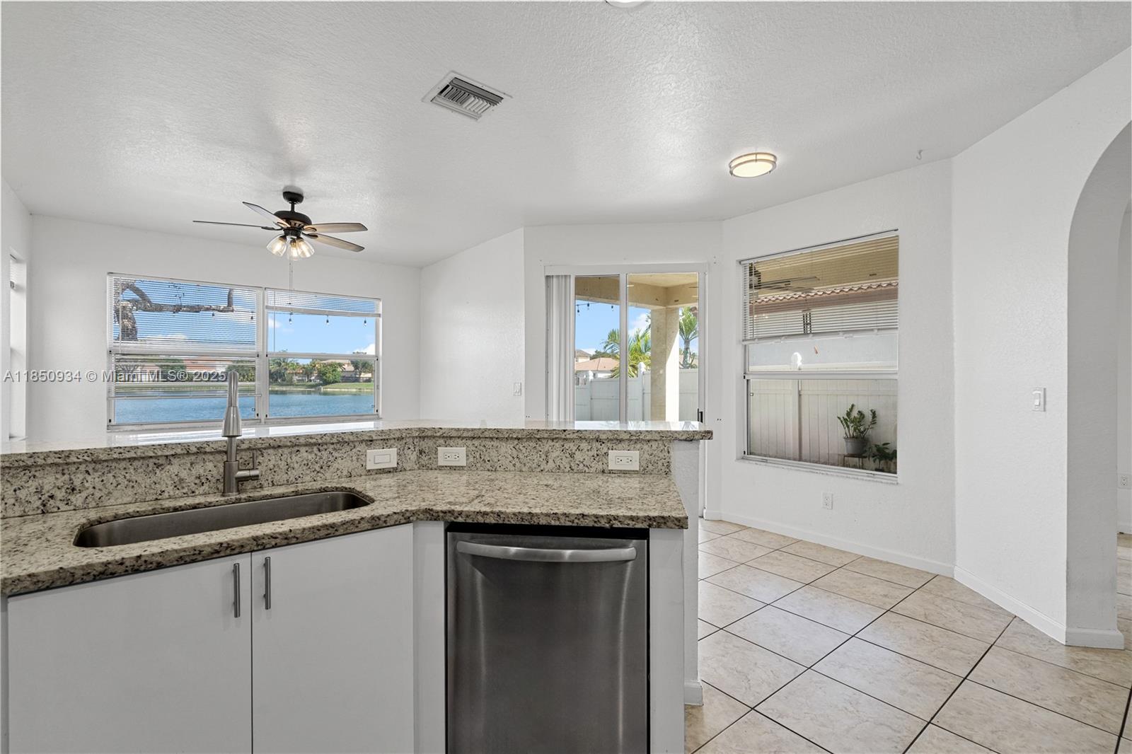 PORTOFINO PALMS - Residential