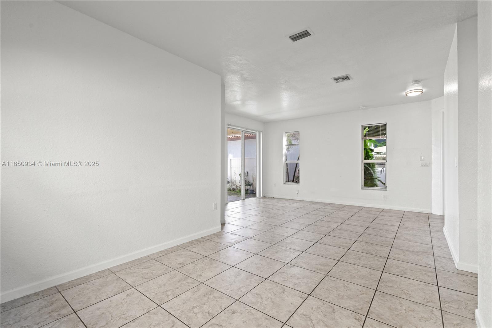 PORTOFINO PALMS - Residential