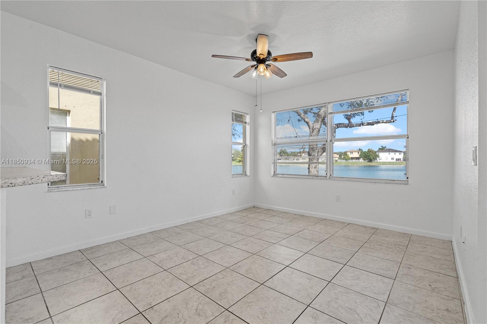 PORTOFINO PALMS - Residential