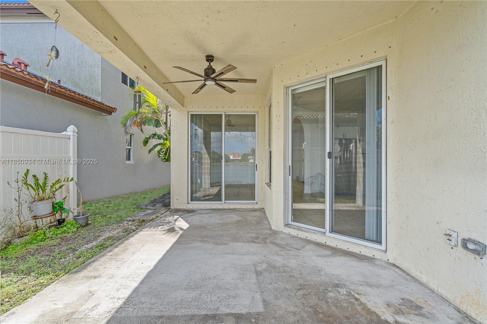 PORTOFINO PALMS - Residential