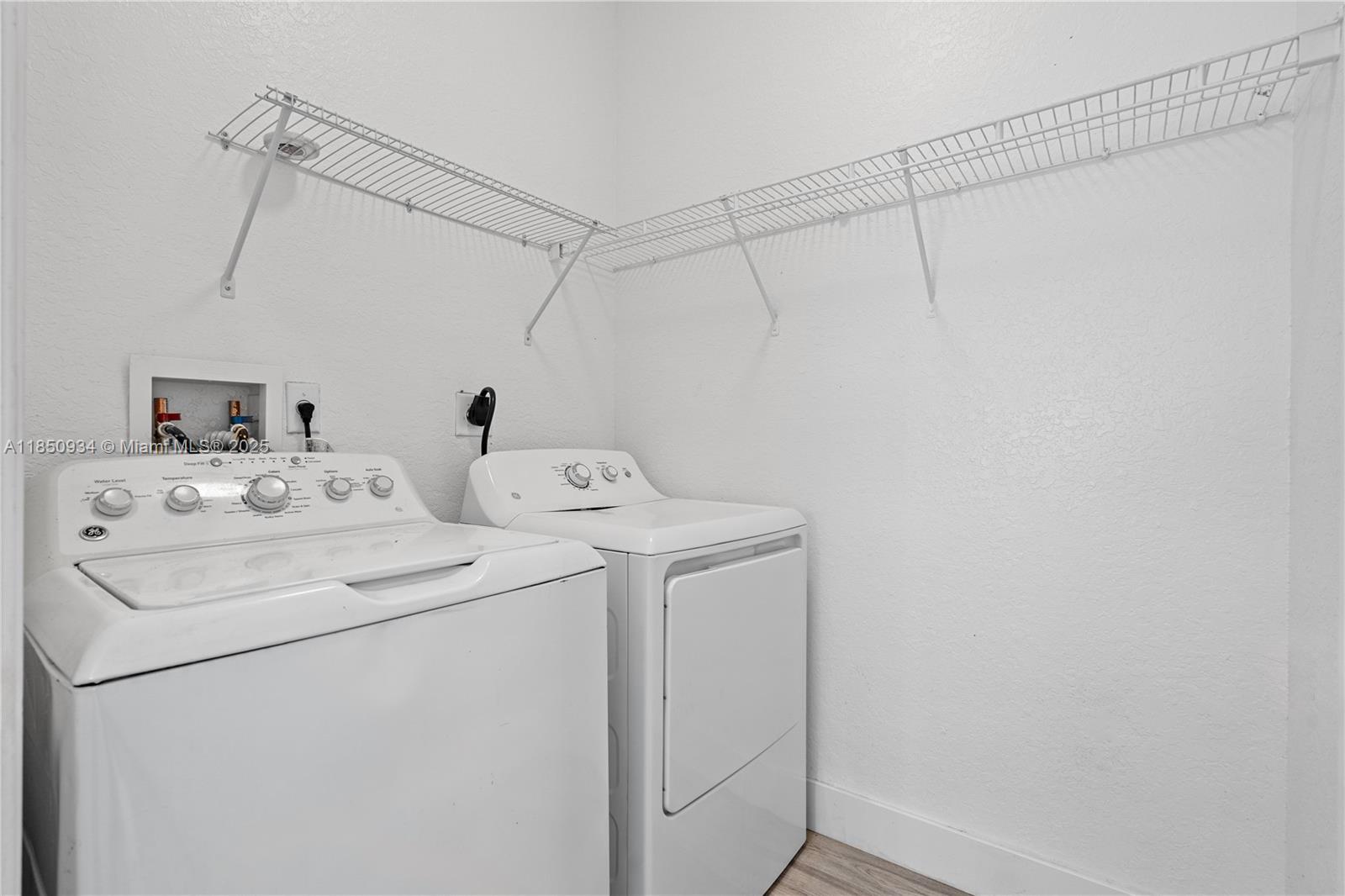 PORTOFINO PALMS - Residential